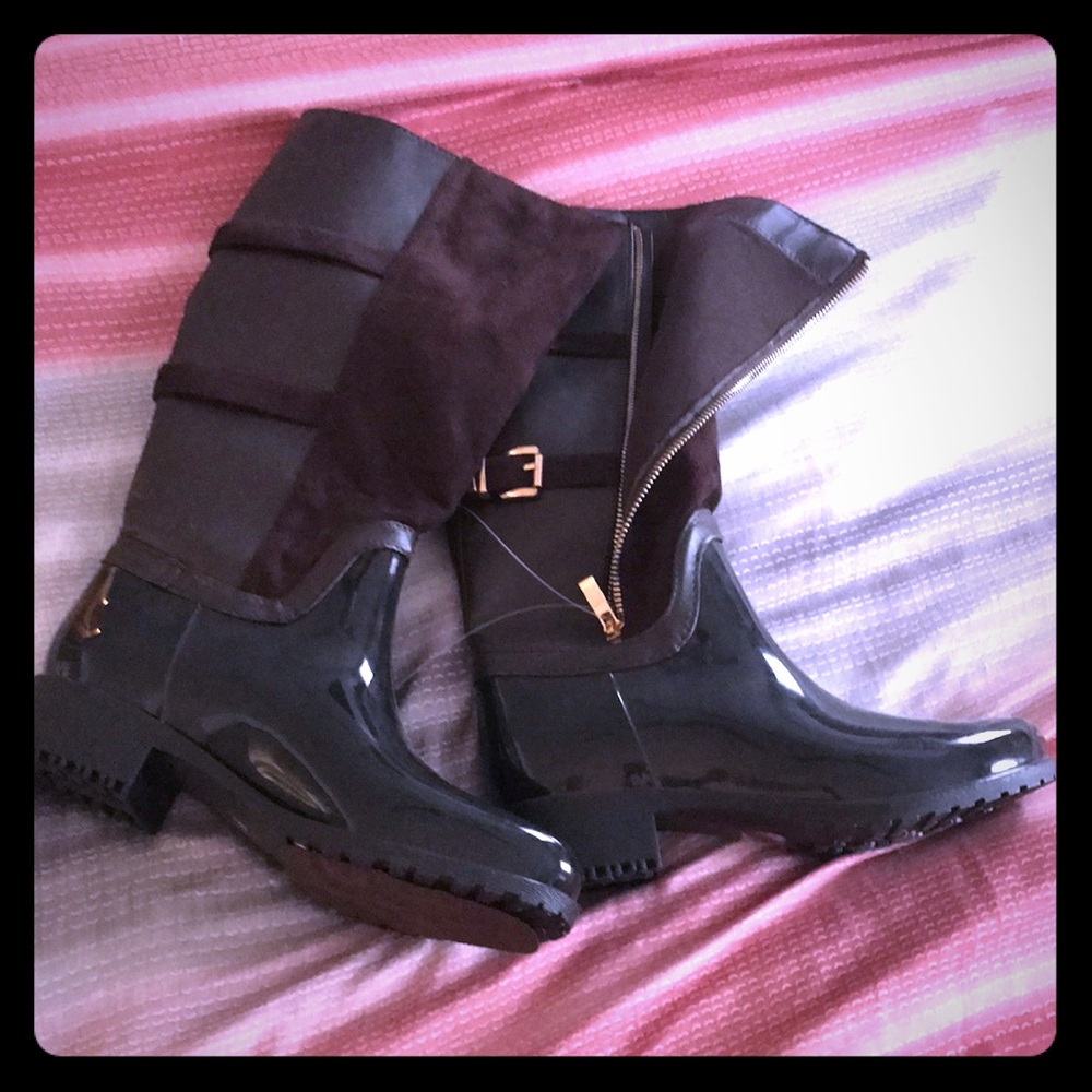 NWOT brown boots